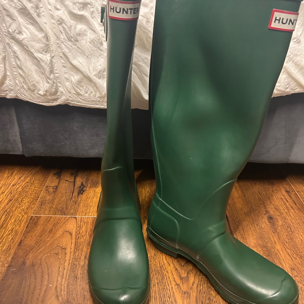 Hunter Classic Tall Gloss Rain Boots - Dark Green